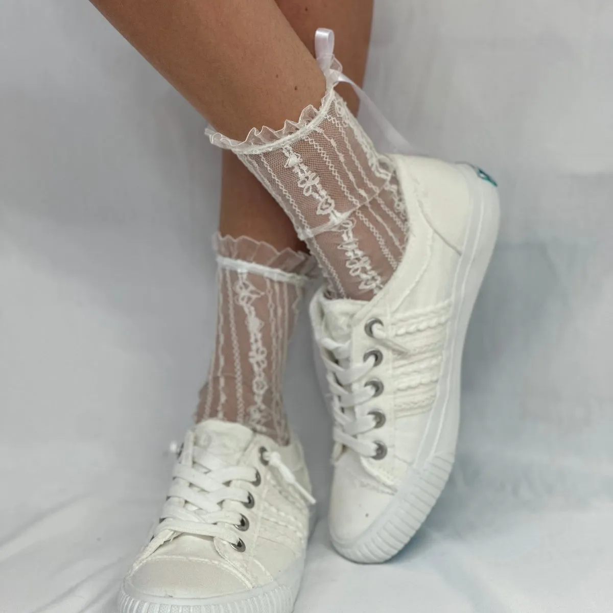 BOW  lace socks for heels - white