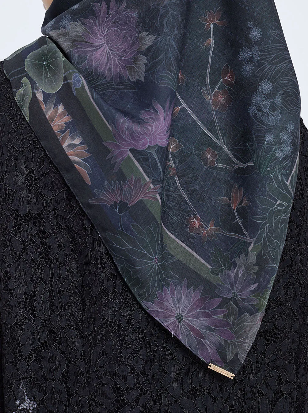 HARUNA FLOWERS SIGNATURE SCARF ONYX