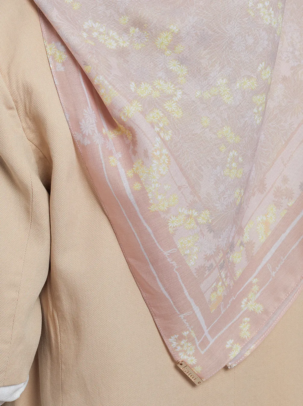 HARUNA LEAVES SIGNATURE SCARF PEACH CREAM