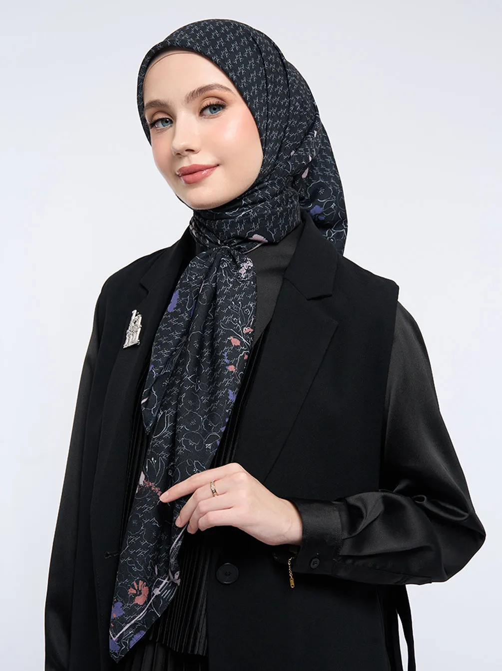 KALLI SIGNATURE SCARF ONYX