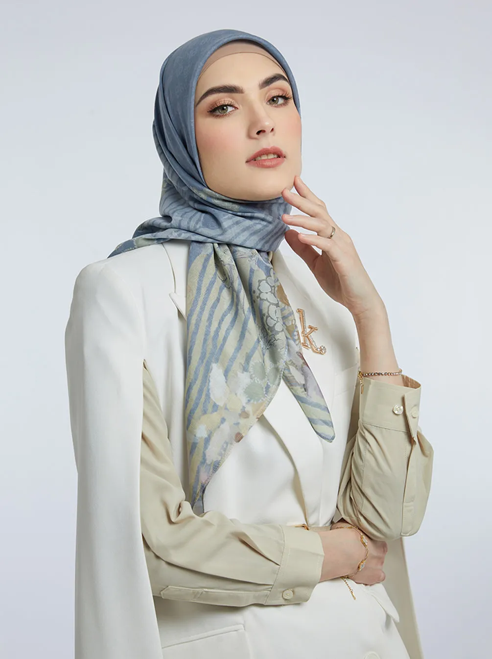 KIMMONIA SIGNATURE SCARF POWDER BLUE