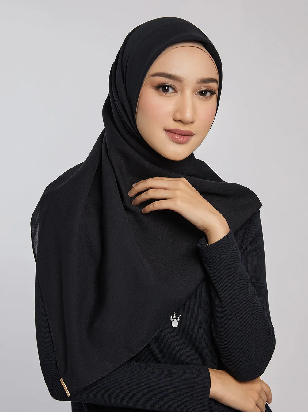 LIGHT VOILE SCARF PLAIN BLACK