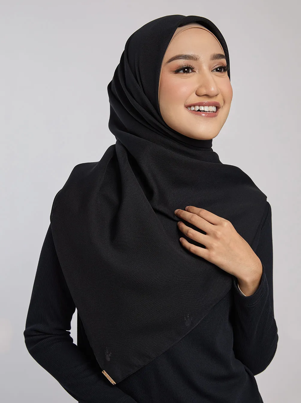 LIGHT VOILE SCARF PLAIN BLACK