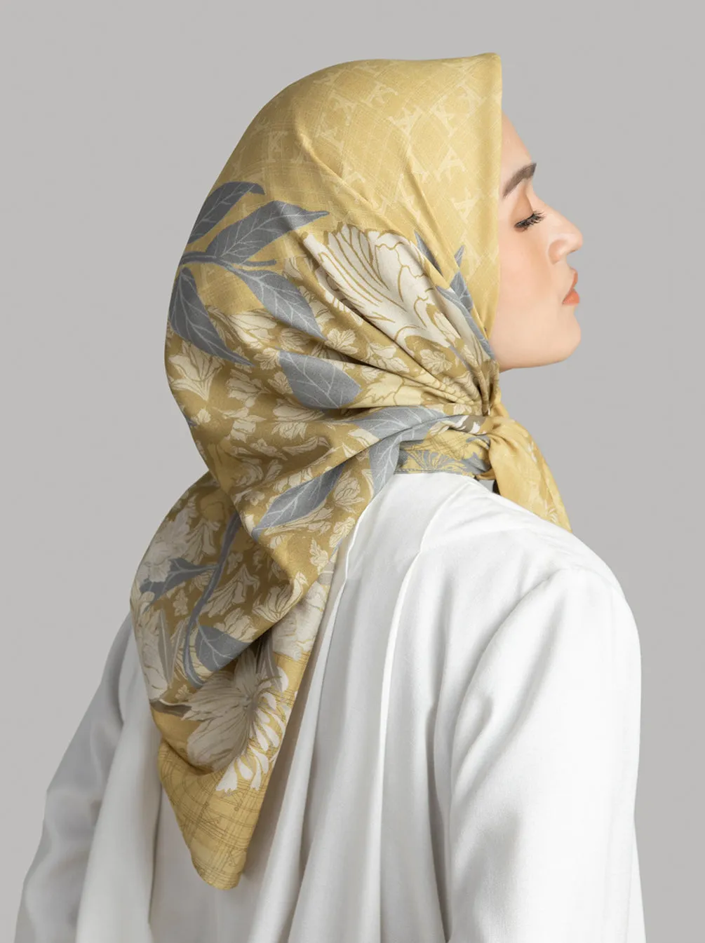 MINERVA SCARF BUTTER