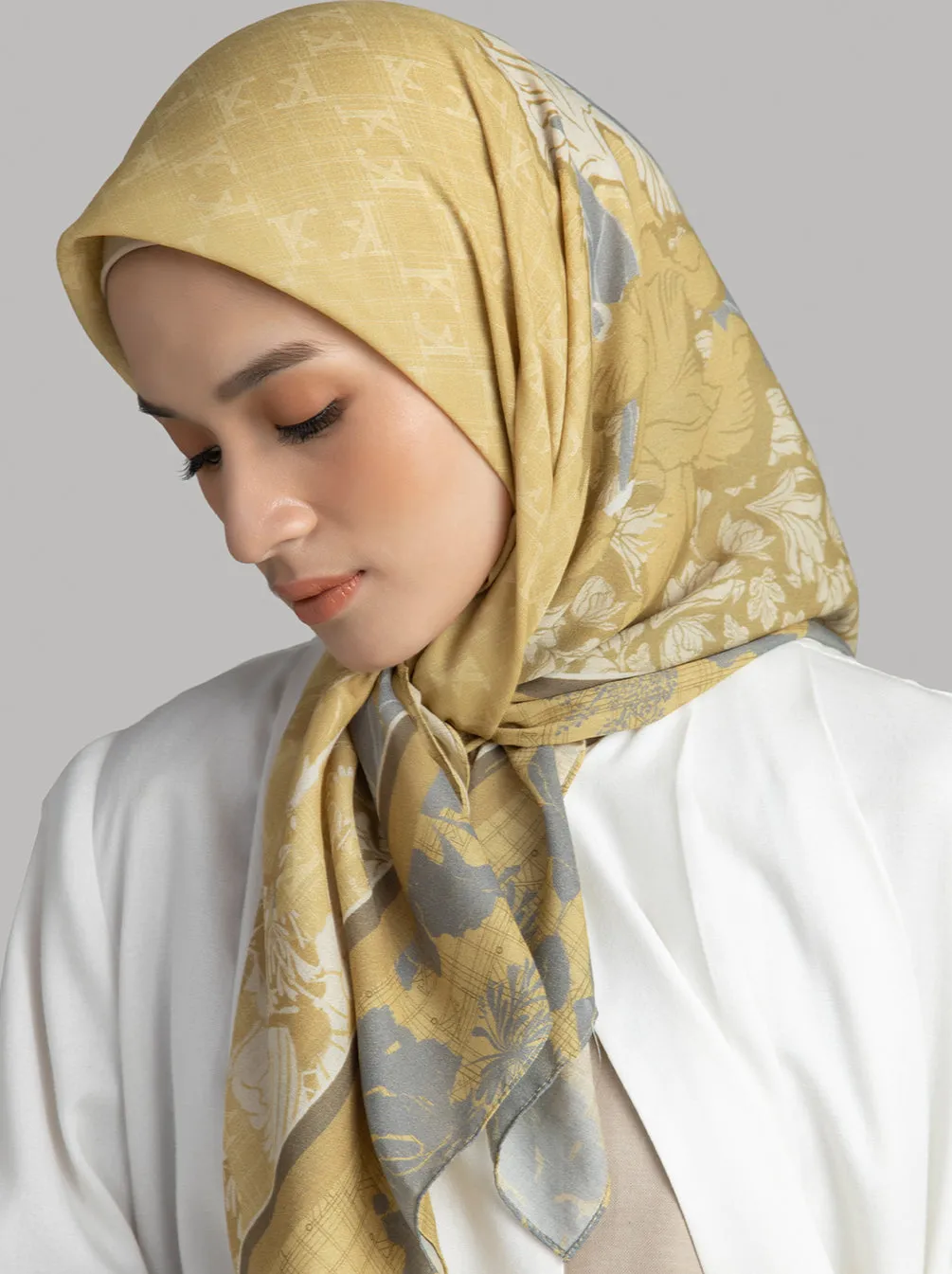 MINERVA SCARF BUTTER