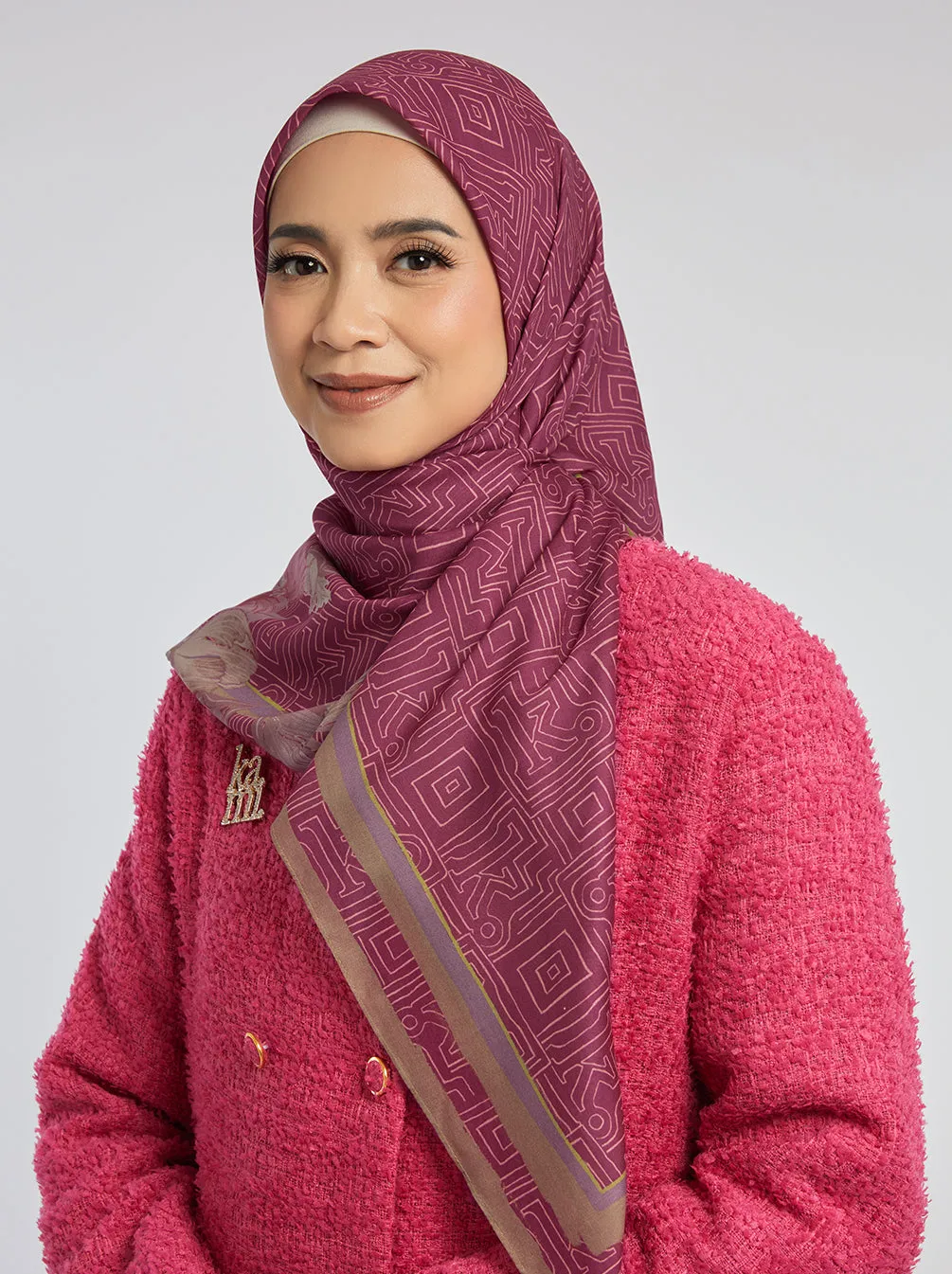 MONOGRAM MAZE SIGNATURE SCARF BURGUNDY