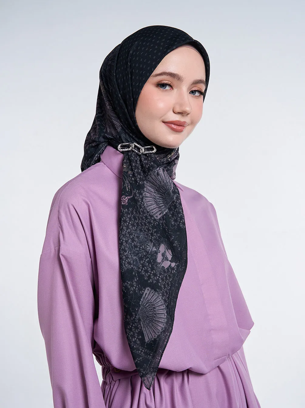 NUANSA SIGNATURE SCARF BLACK