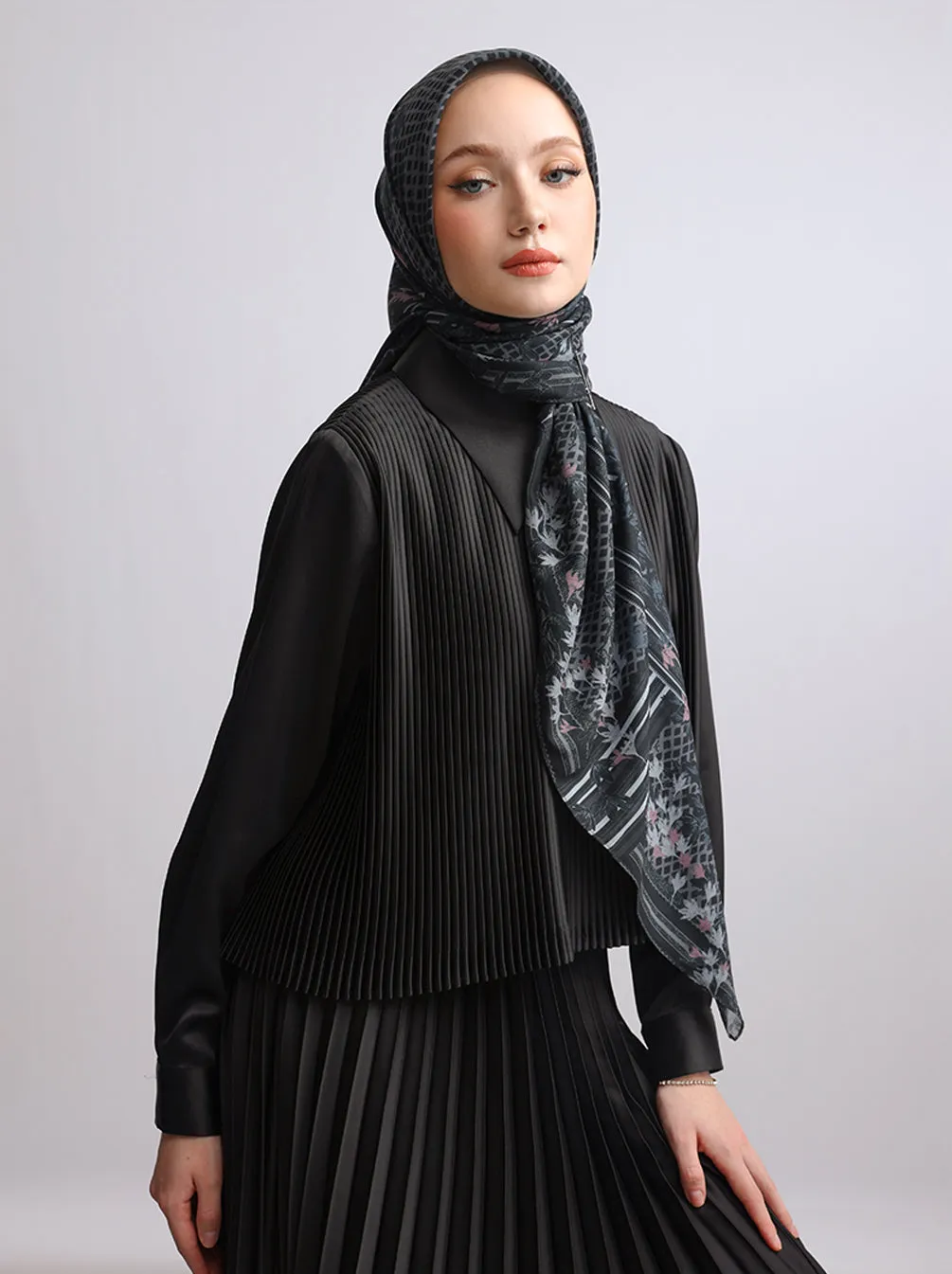 ORVA RAYA SIGNATURE SCARF BLACK