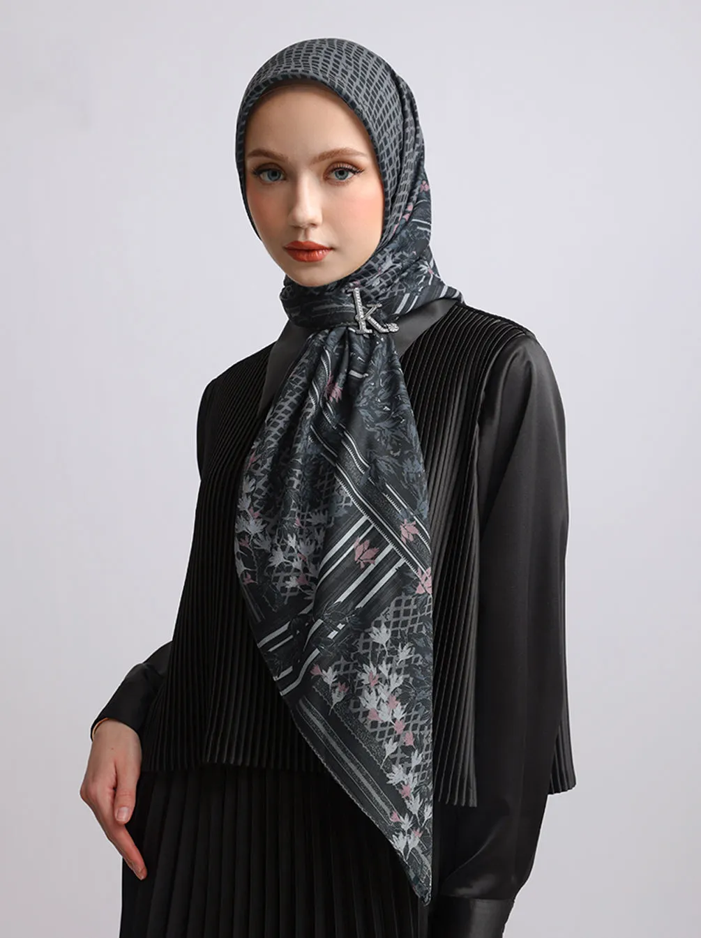 ORVA RAYA SIGNATURE SCARF BLACK