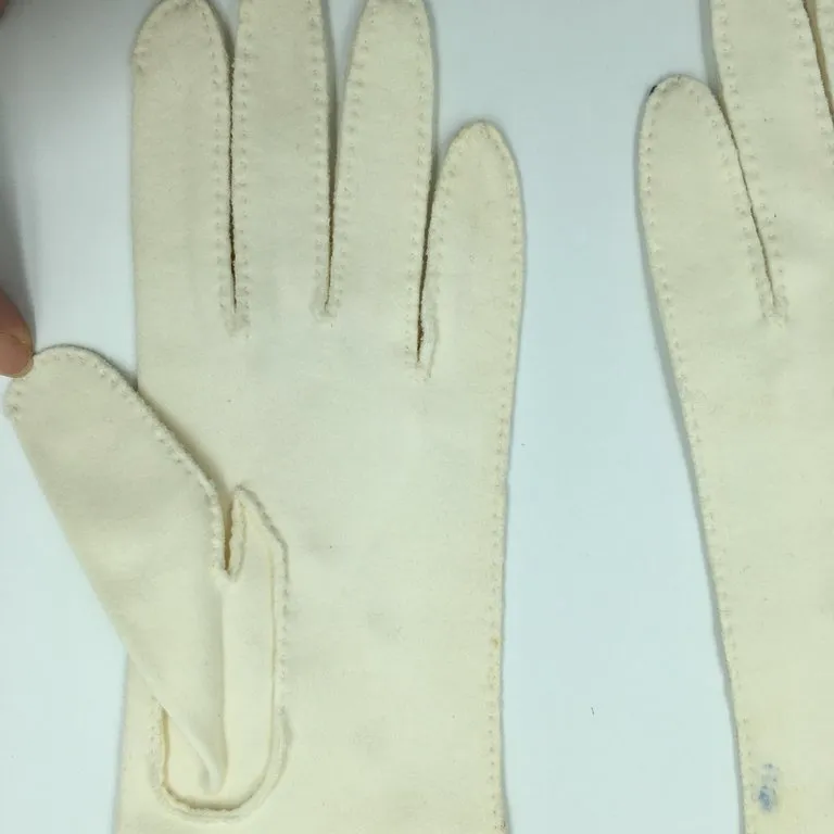 Schiaparelli by Fownes Cream Gloves w Hand Sewn Beaded Rhinestones Orignal tag